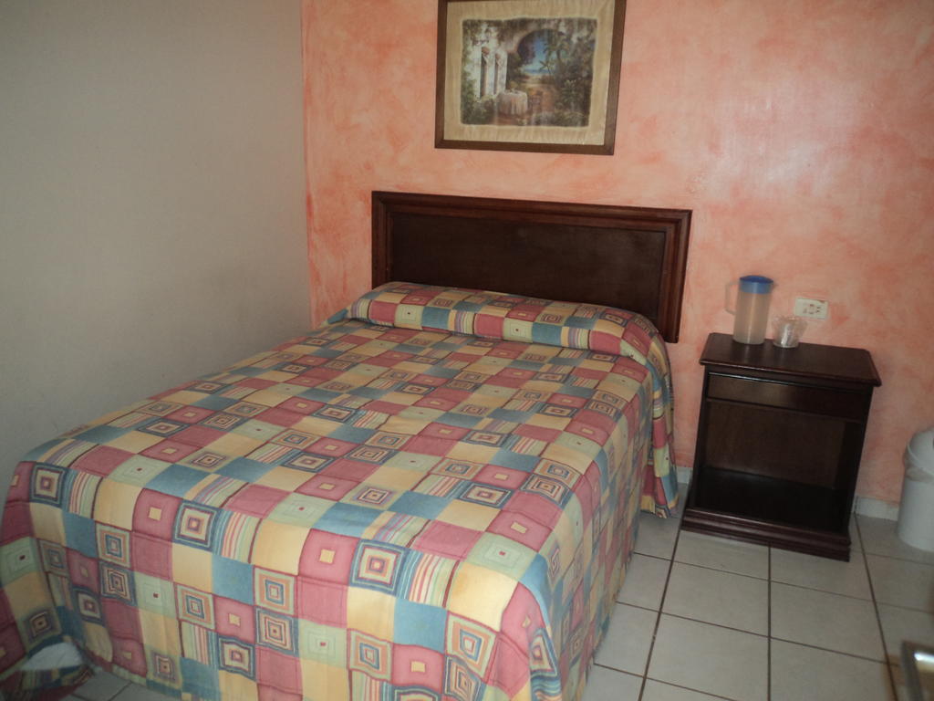 Hotel California Navojoa Pokoj fotografie