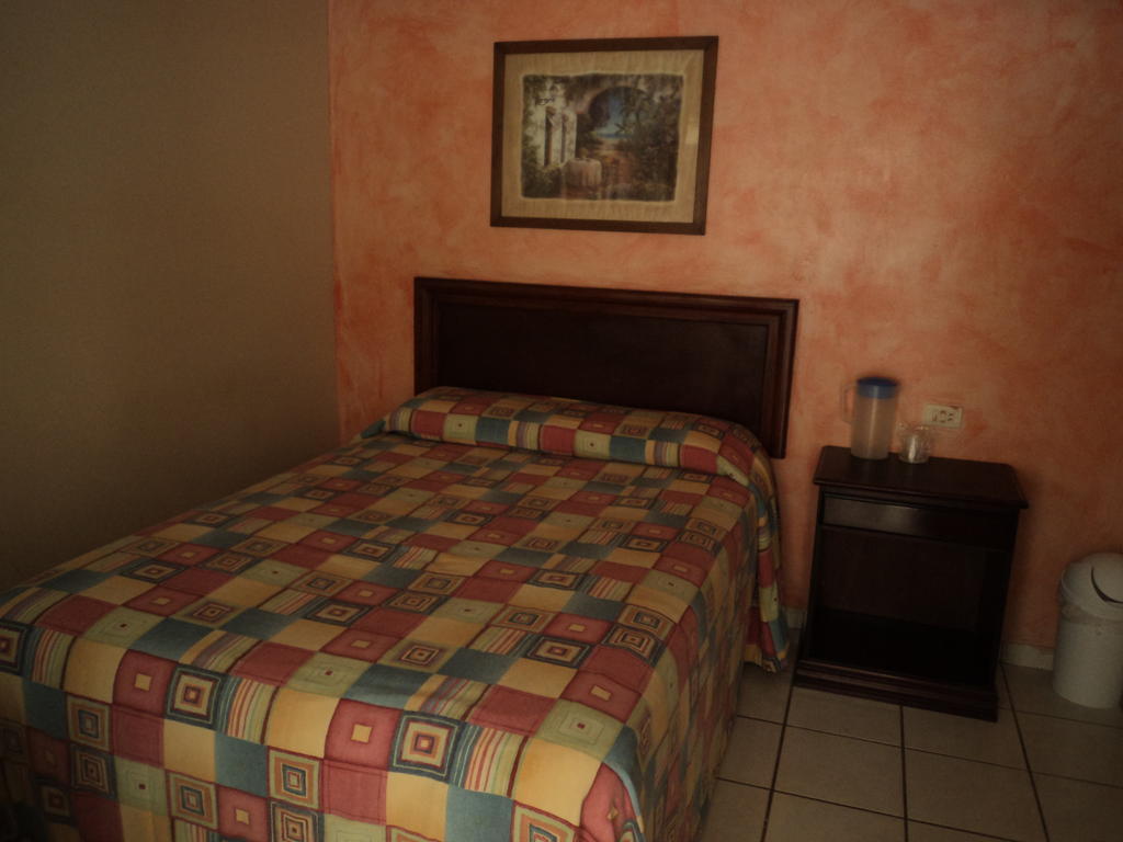 Hotel California Navojoa Pokoj fotografie