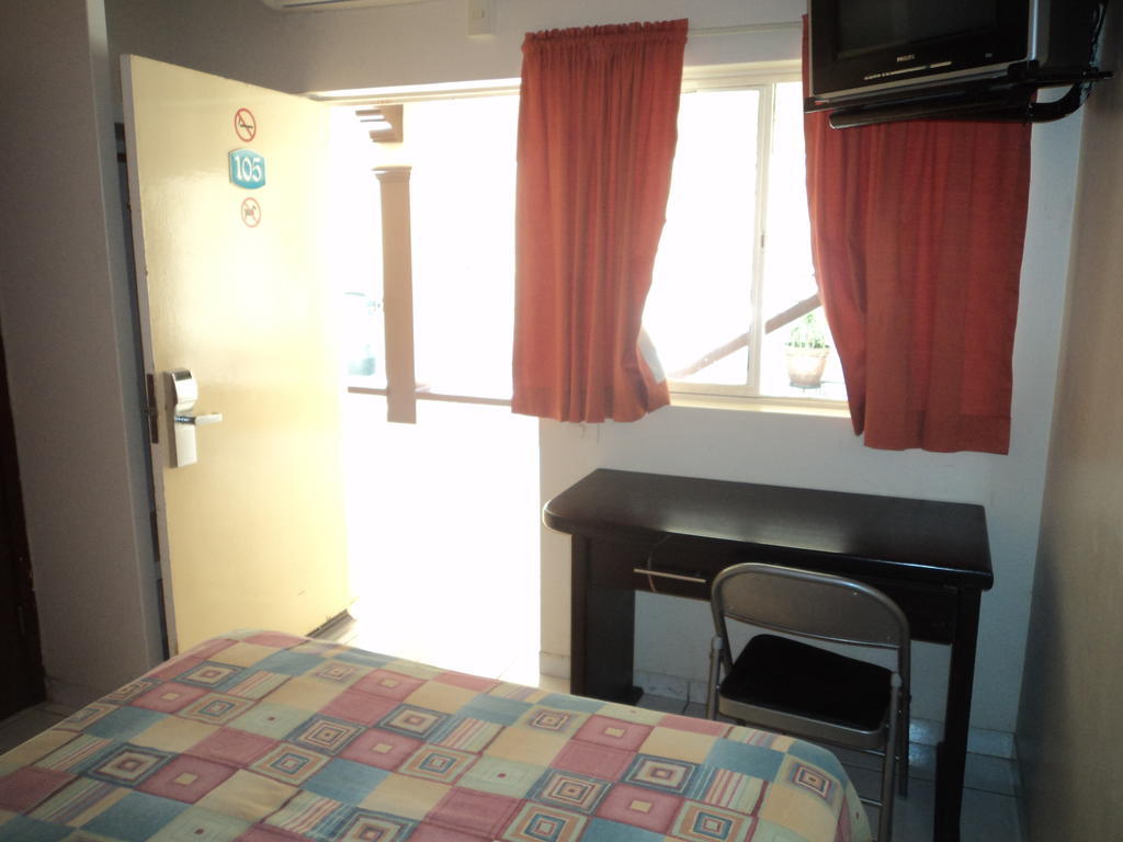 Hotel California Navojoa Pokoj fotografie