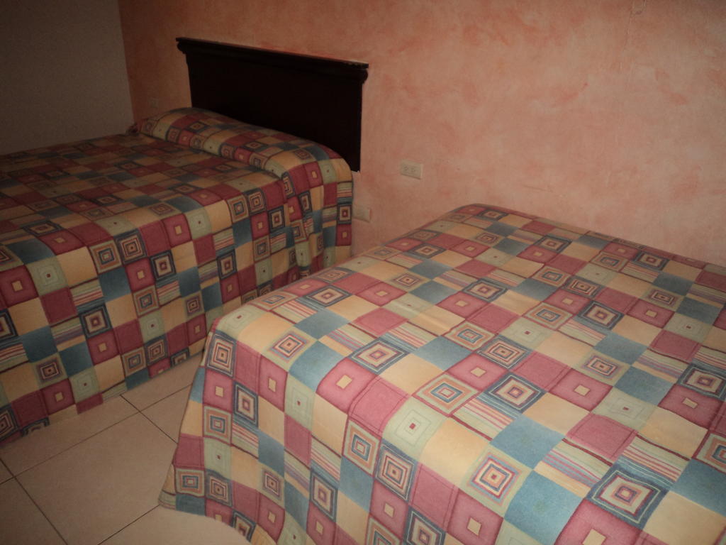 Hotel California Navojoa Pokoj fotografie